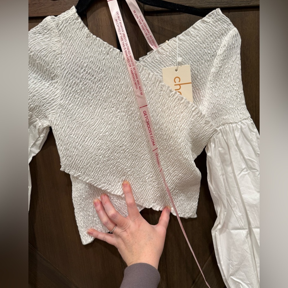 Choosy Elegant White Smocked Blouse with Puff Sleeves - Picture 2 of 4